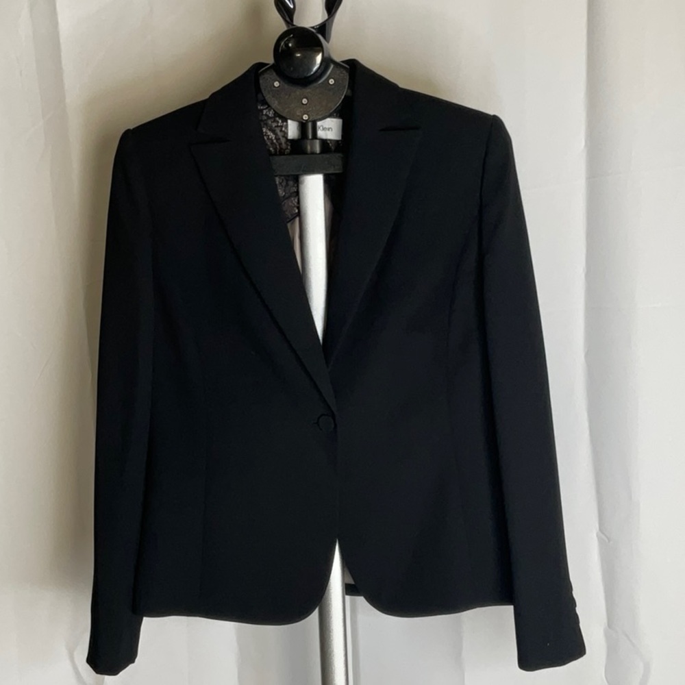 Calvin Klein size 8 suit blazer